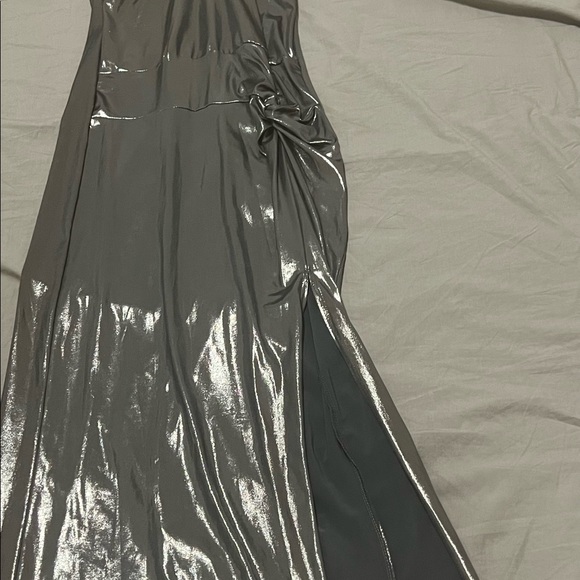 Silver evening gown - Picture 2 of 6